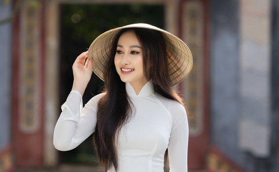 Nhan sắc Hoa khôi miền Trung Đoàn Hồng Trang thi Miss Global 2022