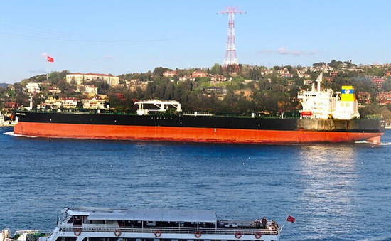 Iran bắt giữ hai tàu chở dầu của Hy Lạp ở vịnh Persian