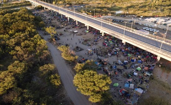 Mexico dỡ bỏ lều trại của người di cư ở biên giới với bang Texas, Mỹ