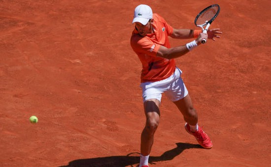Thắng dễ Hubert Hurkacz, Novak Djokovic thẳng tiến vào bán kết Madrid mở rộng