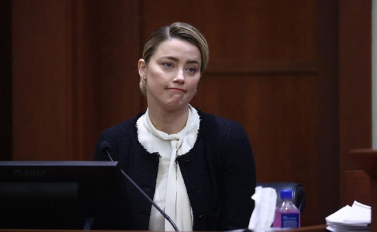 Tòa án hủy bỏ yêu cầu "án sai" của Amber Heard