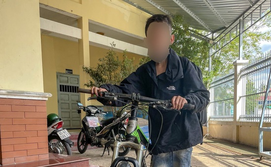 Bé trai 13 tuổi đạp xe từ TP Hồ Chí Minh xuống Cần Thơ… thăm bạn gái