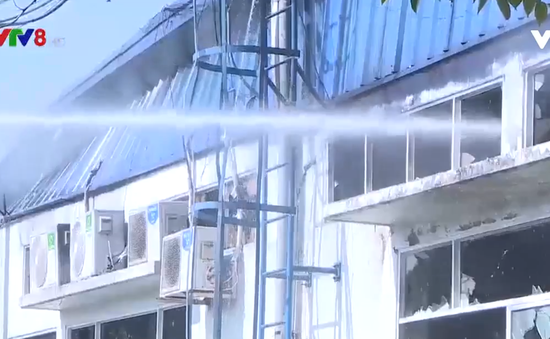 Thừa Thiên Huế: Cháy lớn tại một nhà máy dệt may