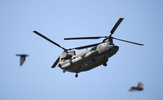 Đức mua máy bay trực thăng Chinook của Boeing để thay thế đội bay Sikorsky