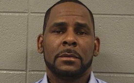 R. Kelly bị kết án 30 năm tù vì tội buôn bán tình dục liên bang