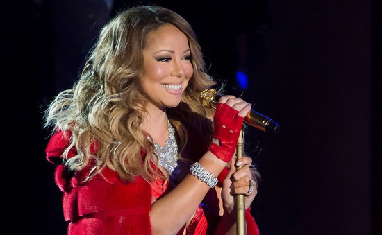 Mariah Carey đối mặt với vụ kiện 16 triệu bảng với ca khúc All I Want For Christmas Is You
