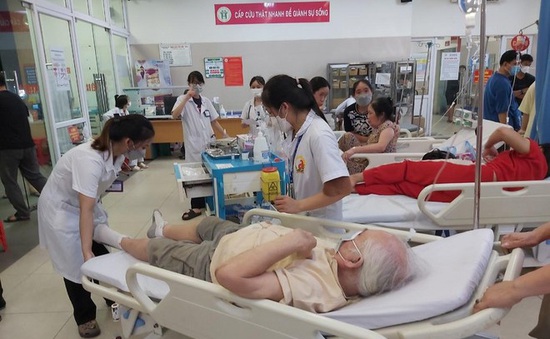 Hơn 3.500 người đến khám nghi nhiễm cúm tại BV Bệnh Nhiệt đới Trung ương