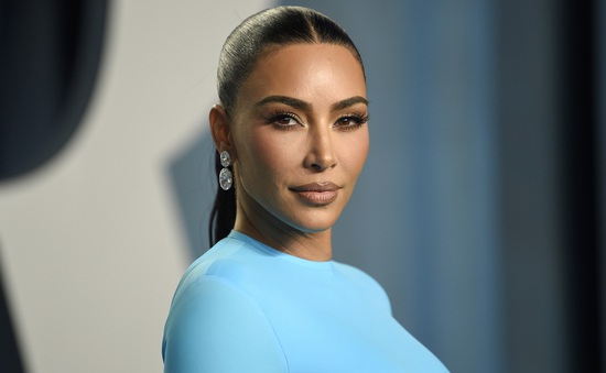 Kim Kardashian tự nhận bản thân là "chiếu dưới" tại Hollywood
