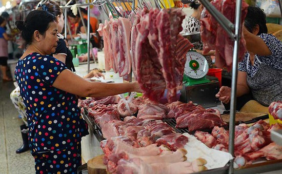 Giá thịt lợn tại chợ giảm