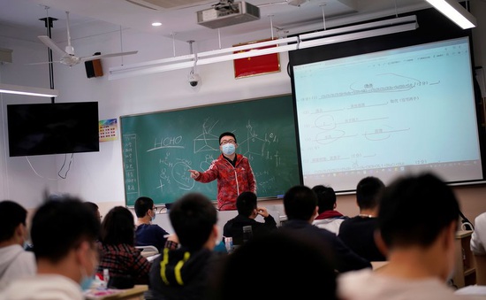 Thượng Hải mở cửa trở lại tất cả các trường học vào 1/9, thực hiện xét nghiệm COVID-19 hàng ngày