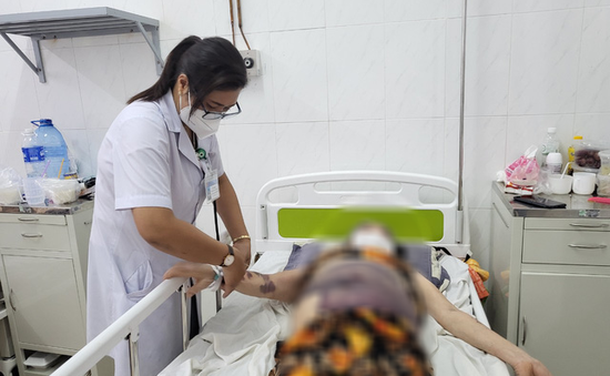 Đắk Lắk: Bệnh nhân sốt xuất huyết tăng nhanh, bệnh viện quá tải