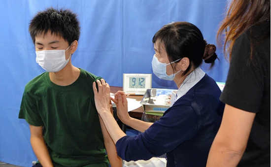 Nhật Bản đẩy mạnh tiêm vaccine COVID-19 cho trẻ em