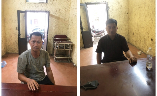 Tạm giữ 2 người đàn ông lăng mạ, dùng dao đe dọa công an ở Bắc Giang