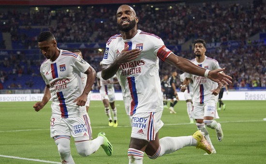 Lacazette tỏa sáng, Lyon chật vật giành 3 điểm ở trận khai màn Ligue 1