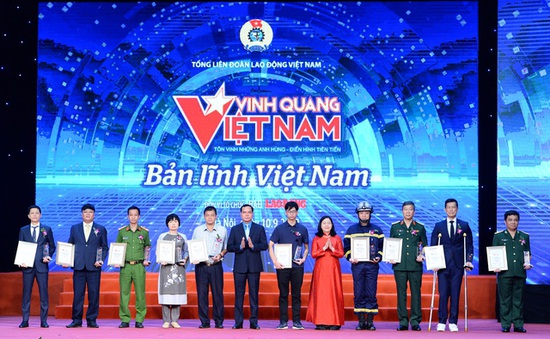 "Vinh quang Việt Nam 2022" vinh danh 13 tập thể, cá nhân tiêu biểu