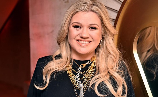 Kelly Clarkson nhận ngôi sao trên Đại sảnh danh vọng Hollywood