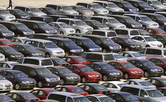 Truy thu hơn 4.900 tỷ đồng tiền thuế khi nhập khẩu ô tô biếu tặng