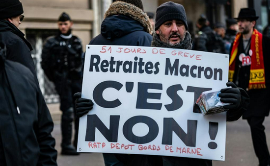Tổng thống Pháp Macron đối mặt với cuộc đình công lớn đầu tiên kể từ khi tái đắc cử
