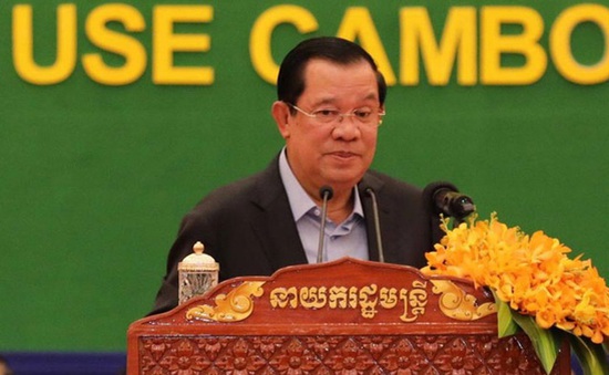 Trấn áp cờ bạc Campuchia: Hình ảnh này sẽ giới thiệu về các nỗ lực của chính phủ Campuchia trong việc trấn áp hoạt động cờ bạc phi pháp. Với sự chuyên tâm và quyết tâm, chính phủ đang nỗ lực từng bước để đưa Campuchia trở thành đất nước không chấp nhận hoạt động cờ bạc phi pháp.