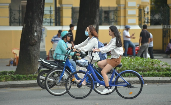 Người Hà Nội có thể đi chơi Tết bằng xe đạp công cộng