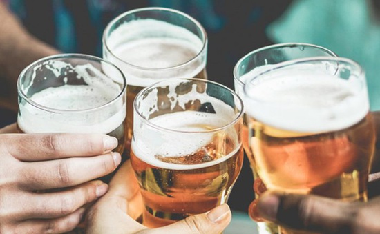 Khuyến cáo không uống rượu bia quá 2 lần mỗi tuần