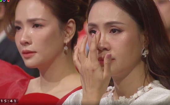 Hồng Diễm, Đan Lê xúc động rơi nước mắt trong Gala Việc tử tế 2023