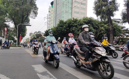 Sáng đầu tuần, giao thông TP Hồ Chí Minh thông thoáng