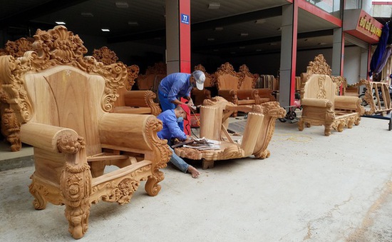Làng nghề gỗ tăng tốc sản xuất, đón đầu cơ hội mới