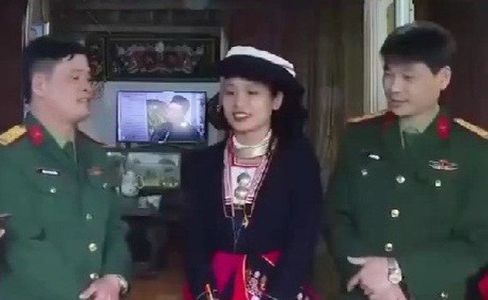 Nữ thanh niên dân tộc Dao tình nguyện lên đường nhập ngũ