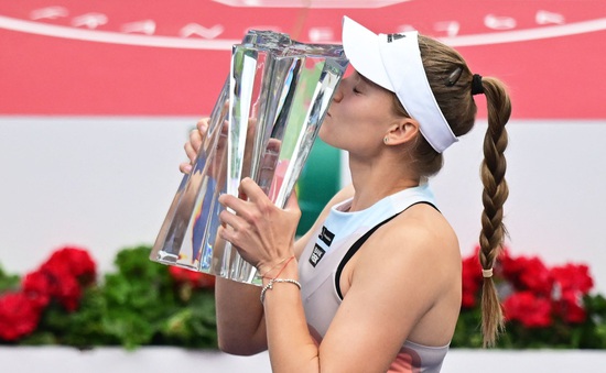 Rybakina vượt qua Sabalenka, lần đầu vô địch Indian Wells mở rộng