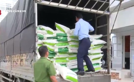 Phát hiện 10 tấn phụ gia thực phẩm nhập khẩu không có nhãn phụ tiếng Việt
