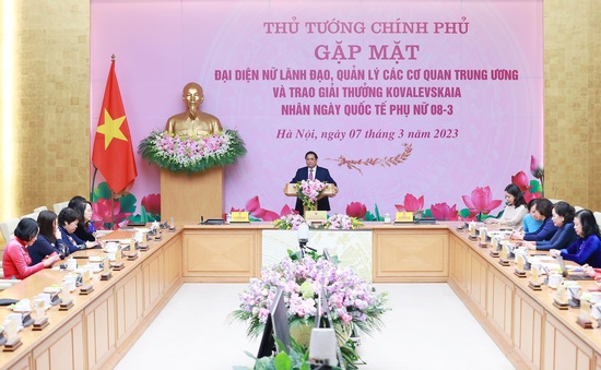 Thủ tướng: Tạo môi trường, điều kiện để phát huy vai trò của phụ nữ Việt Nam