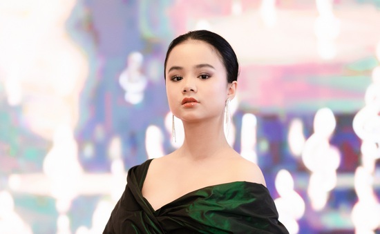 Lộ diện mẫu nhí Việt mở màn tại Paris Fashion Week 2023