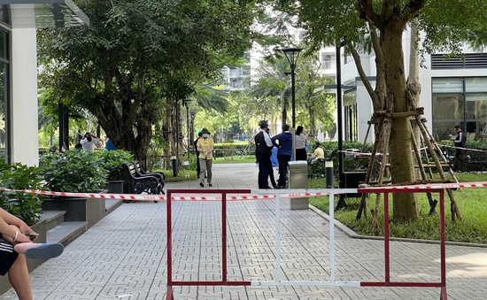 TP Hồ Chí Minh: Cô gái rơi từ tầng 19 chung cư tử vong