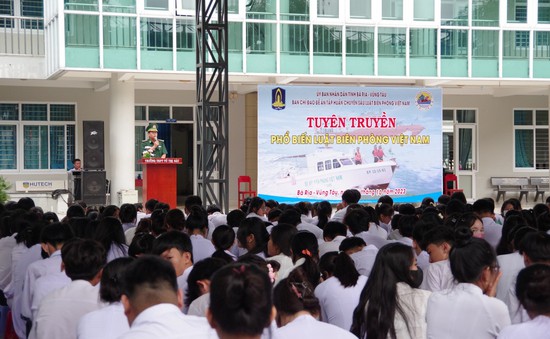 Tuyên truyền Luật Biên phòng Việt Nam đến học sinh
