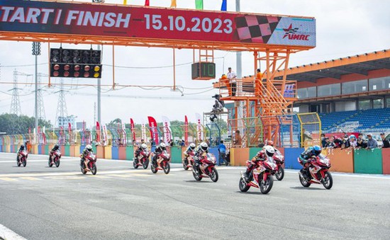 Giải đua xe Mô tô Việt Nam VMRC 2023 chặng 3: Đại Nam rực lửa ngày trở lại