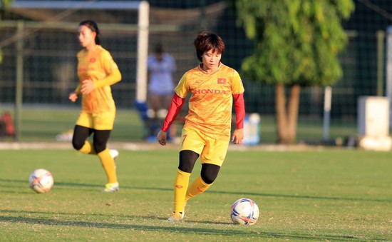 Tiền vệ Tuyết Dung: "Các bạn trẻ sẽ là tương lai của bóng đá Việt Nam"