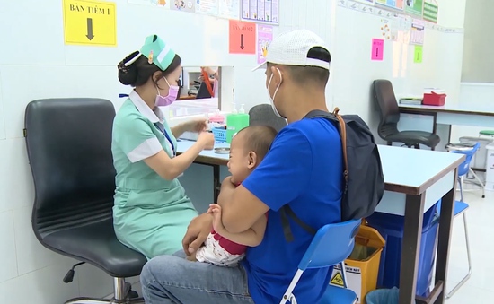 TP Hồ Chí Minh kiến nghị sớm phân bổ vaccine tiêm chủng mở rộng