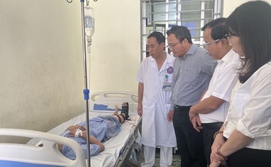 Tập trung nhân lực, thuốc men cứu chữa nạn nhân vụ tai nạn nghiêm trọng tại Lạng Sơn