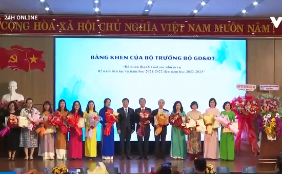 Trường Đại học Ngoại ngữ Đà Nẵng kỷ niệm ngày nhà giáo Việt Nam