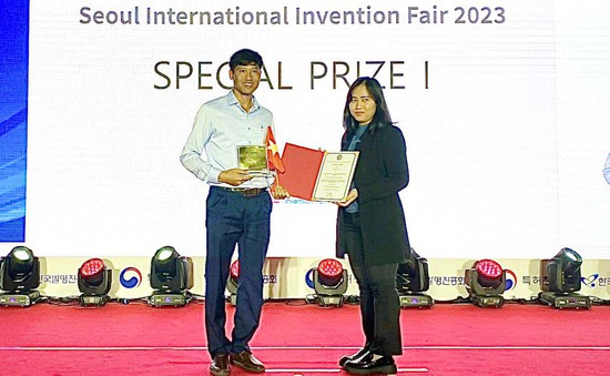 Đại diện Việt Nam giành nhiều giải thưởng tại Hội thi quốc tế về sáng tạo KHCN