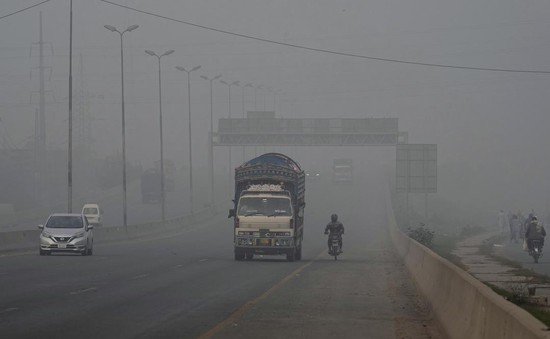 Bệnh viện Pakistan quá tải bệnh nhi do ô nhiễm không khí