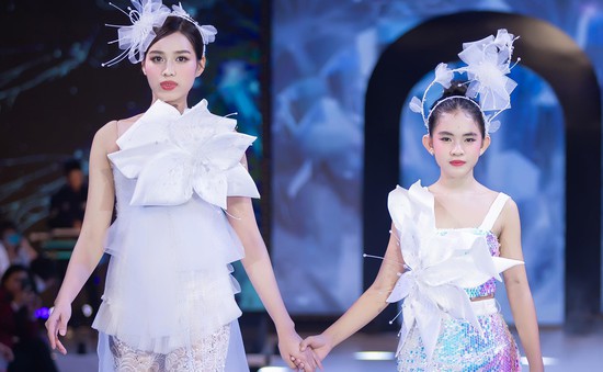 Tham gia diễn "Lụa về miền ký ức", Hoa hậu Đỗ Thị Hà phủ nhận tin đồn từ bỏ showbiz