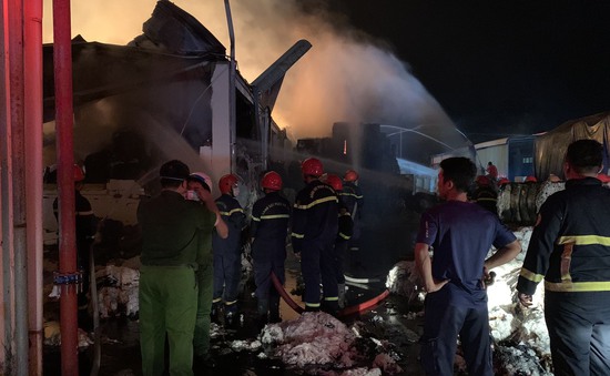 Cháy lớn tại Công ty TNHH MeiSheng Textiles Việt Nam, thiệt hại khoảng 30 tỷ đồng