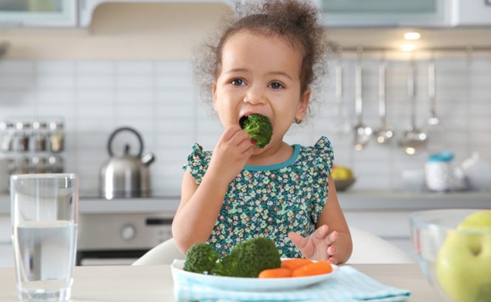 5 mẹo giúp con trẻ hào hứng hơn với việc ăn rau