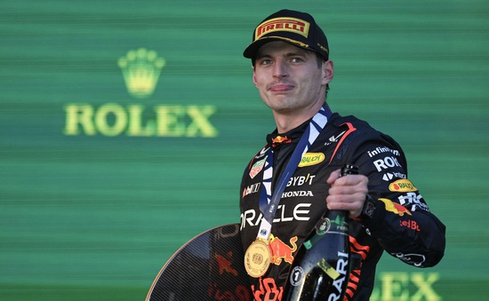 Max Verstappen giành chiến thắng tại GP Australia