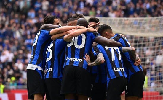 Inter Milan giành chiến thắng kịch tính trước Lazio