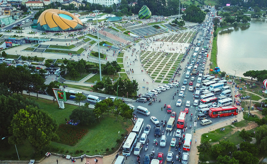 Đà Lạt: Công bố Đề án chống ùn tắc giao thông và Quy hoạch bãi đậu xe