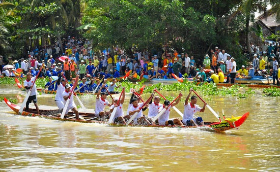 Quân dân vui đón Tết cổ truyền Chôl Chnăm Thmây