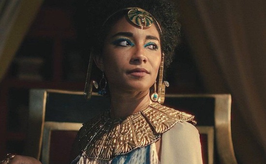 Diễn viên thủ vai Nữ hoàng Ai Cập Cleopatra lên tiếng hậu tranh cãi về màu da